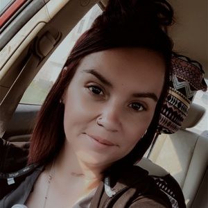 Meet your Posher, Alicia